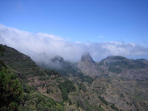 Los Roques mit dem Roque de Agando in der Mitte